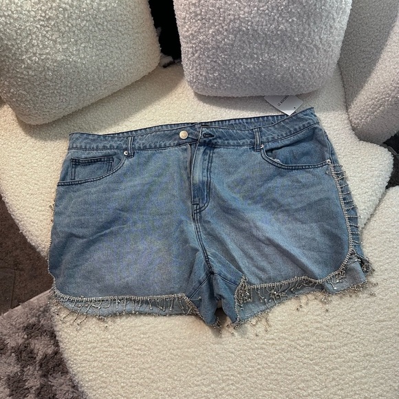 Plus Size 20 Forever 21 Blue Jean Rhinestone Shorts - Picture 2 of 8